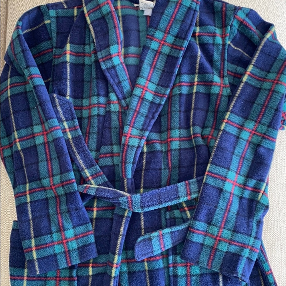 Urban pipeline. Fleece plaid robe. Size 8/10.
